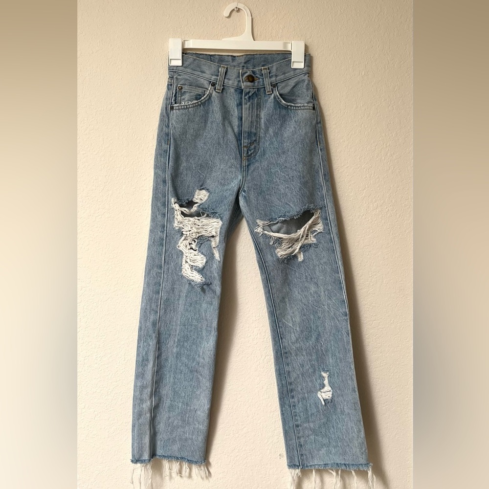 Light wash, high rise, Carmar jeans, distressed, size 24, straight leg womens